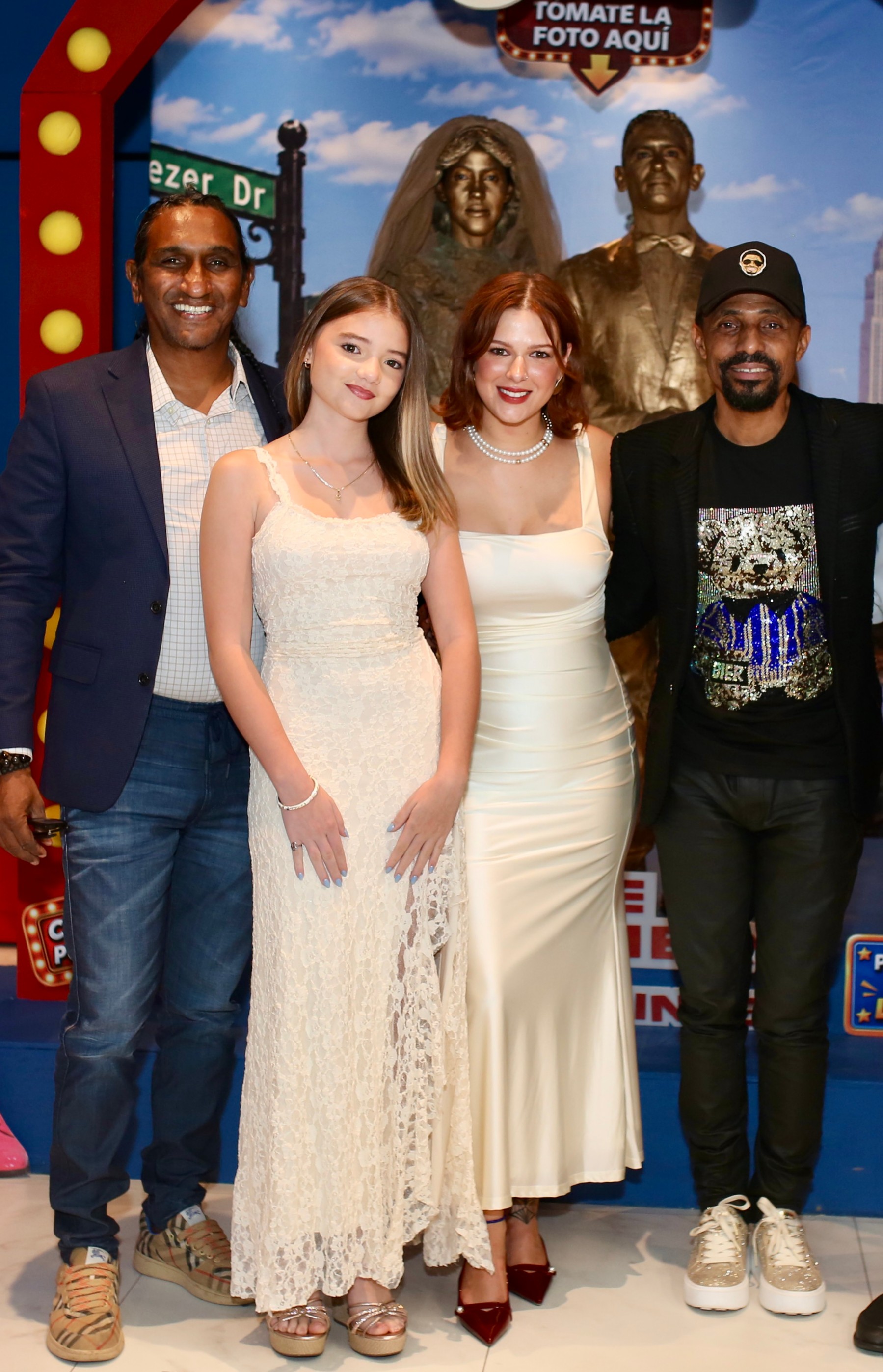 Francis Disla (El Indio), Zoe Marti, Jenna Wheeler y Fausto Mata (1)