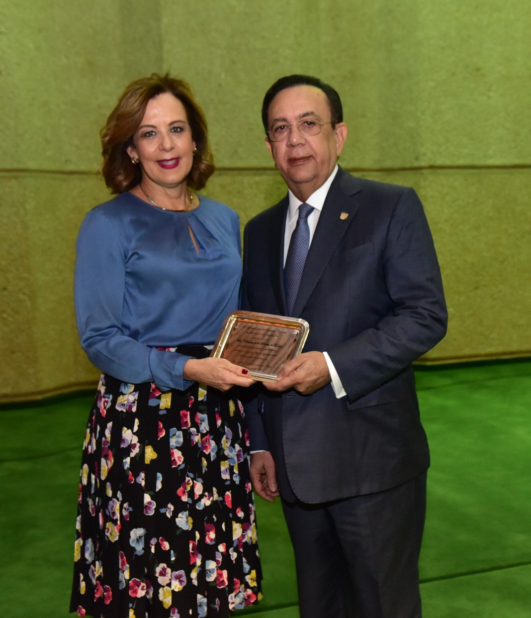 LA VICE GOBERNADORA CLARISSA DE LA rOCHA DE TORRES Y HECTOR VALDEZ GOBERNADOR